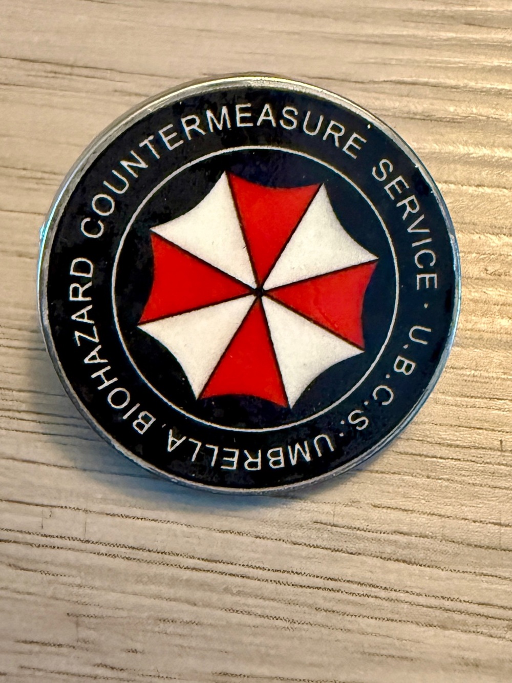 New Resident Evil Movie Video Game Umbrella Corporation Round Costume Pin